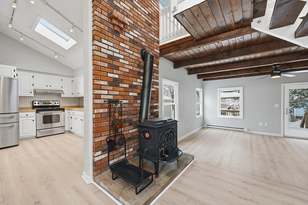 50 Cheever Avenue Dracut, MA 01826 - Photo 4 of 41