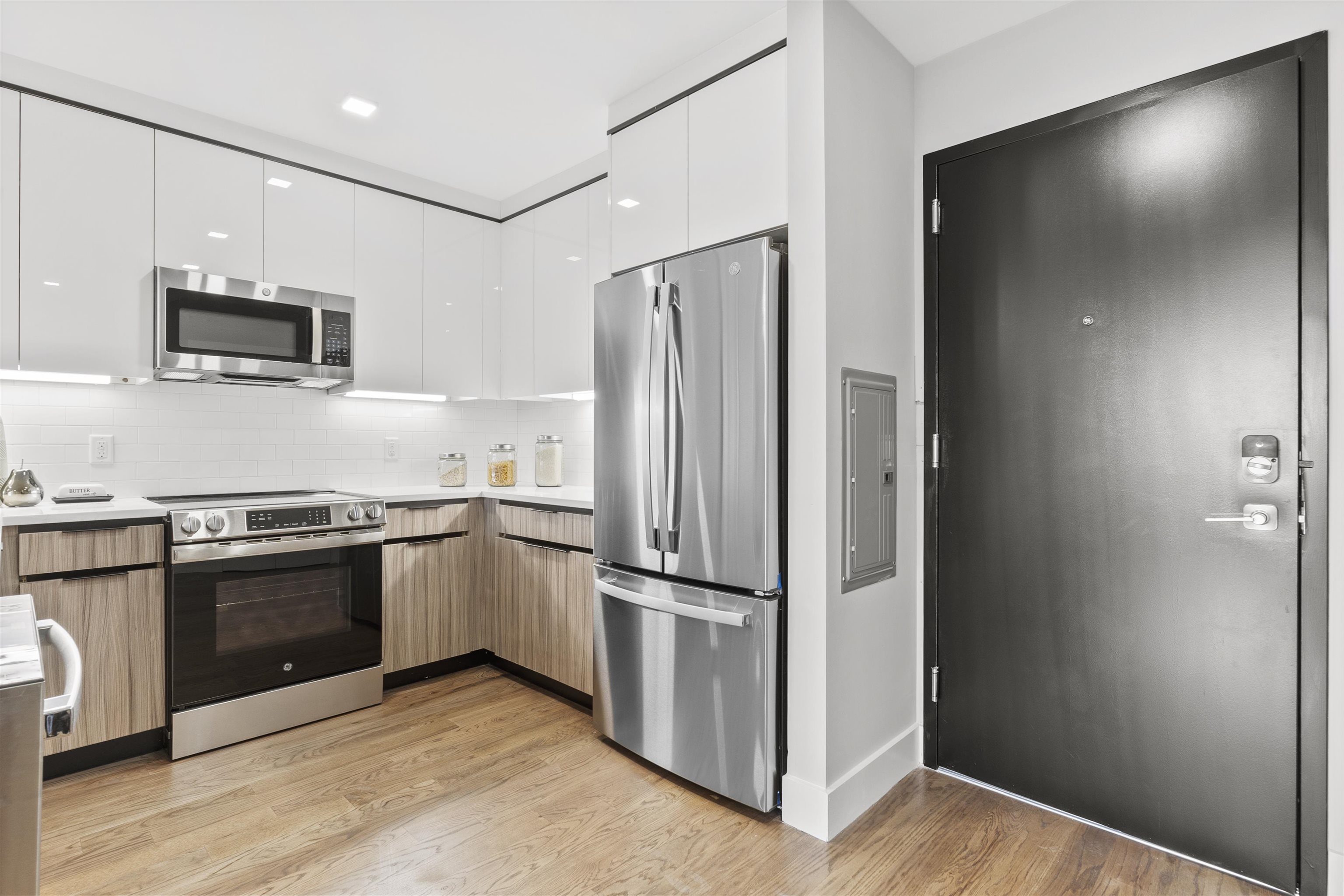 60-64 68th Street, Unit 507 Guttenberg, NJ 07093 - Photo 4 of 46