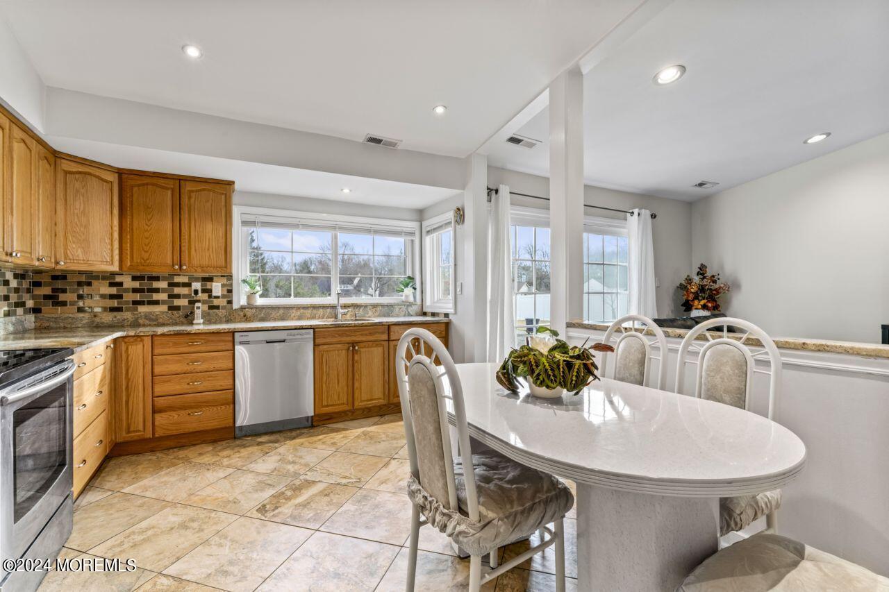 715 Elton Adelphia Road Freehold, NJ 07728 - Photo 15 of 43 HOM04254