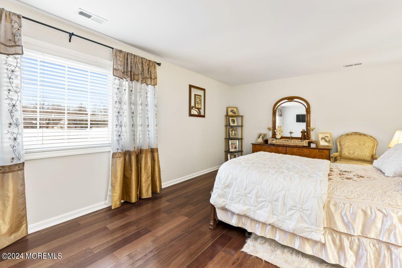 715 Elton Adelphia Road Freehold, NJ 07728 - Photo 24 of 43 HOM04399