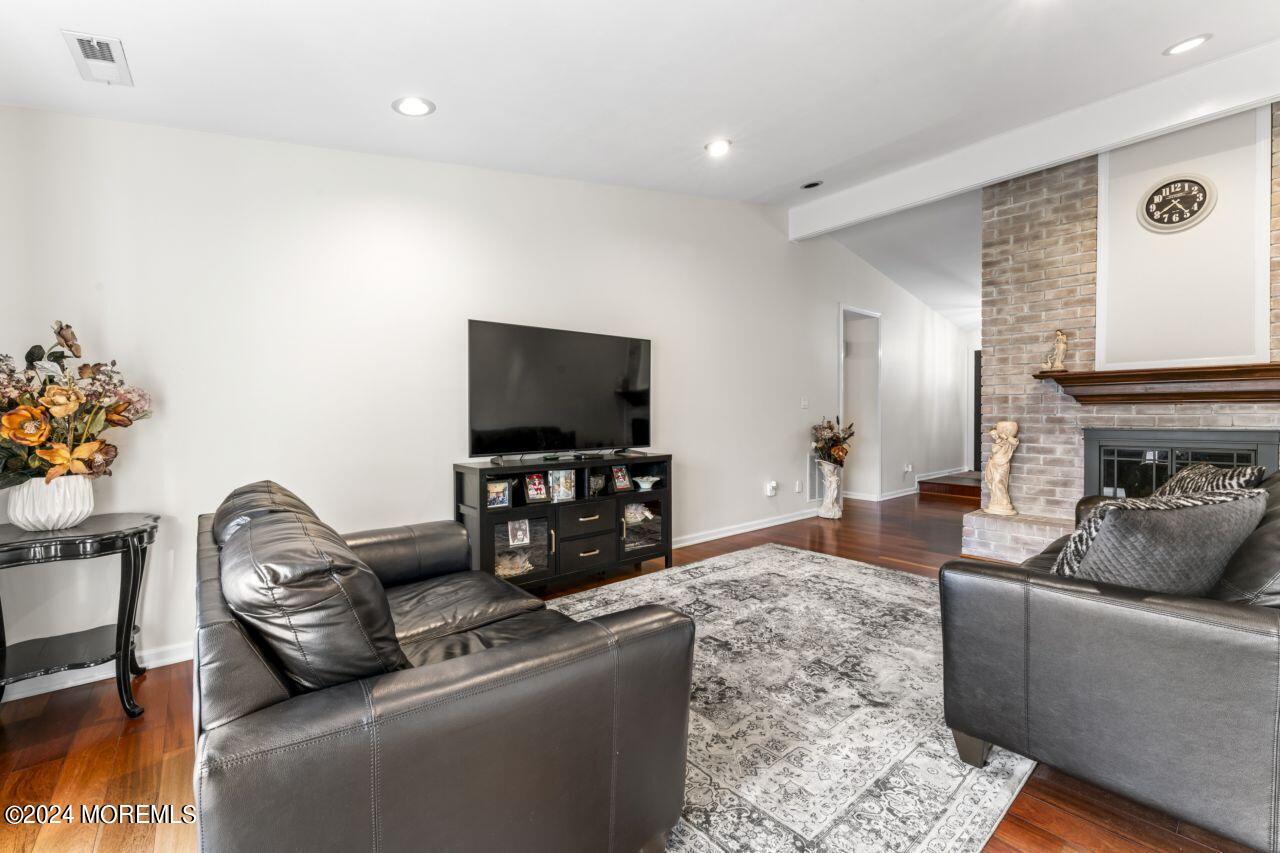 715 Elton Adelphia Road Freehold, NJ 07728 - Photo 9 of 43 HOM04214
