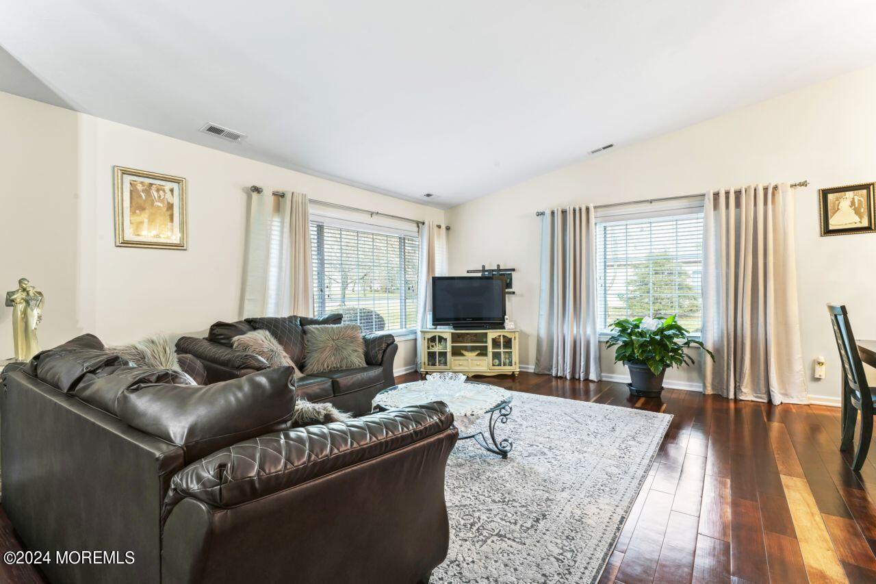 715 Elton Adelphia Road Freehold, NJ 07728 - Photo 10 of 43 HOM04284