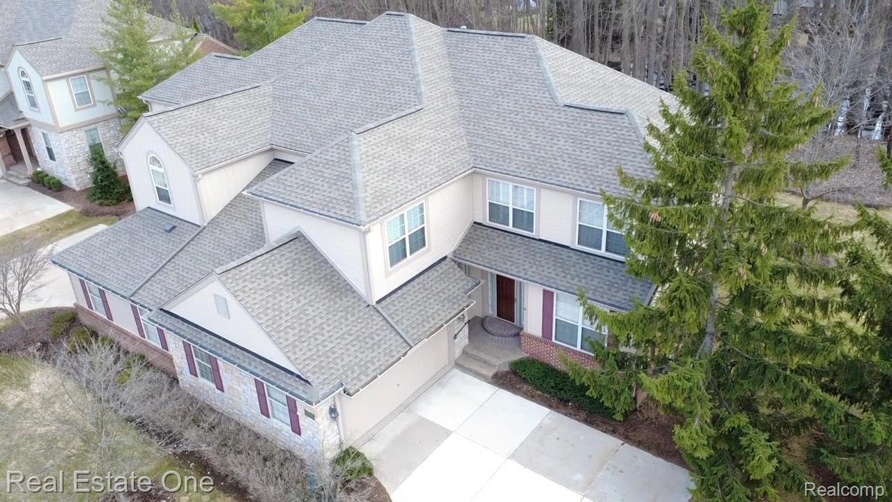 3585 Winding Brk Circle, Unit 89 Rochester, MI 48309 - Photo 4 of 59 Aerial view of property and surrounding area