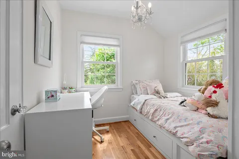 $950,000 | 10208 Summit Avenue, Kensington, MD 20895