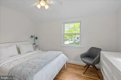 $950,000 | 10208 Summit Avenue, Kensington, MD 20895