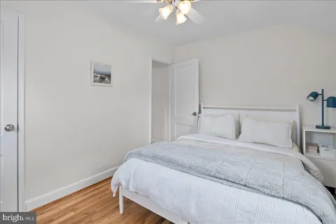 $950,000 | 10208 Summit Avenue, Kensington, MD 20895