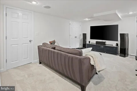 $950,000 | 10208 Summit Avenue, Kensington, MD 20895