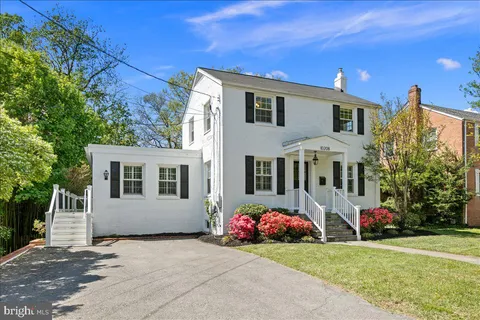 $950,000 | 10208 Summit Avenue, Kensington, MD 20895