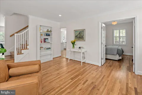 $950,000 | 10208 Summit Avenue, Kensington, MD 20895