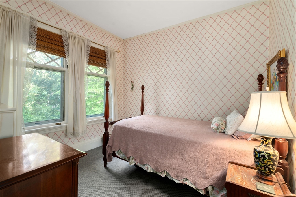 22 Whitman Road Worcester, MA 01609 - Photo 10 of 42