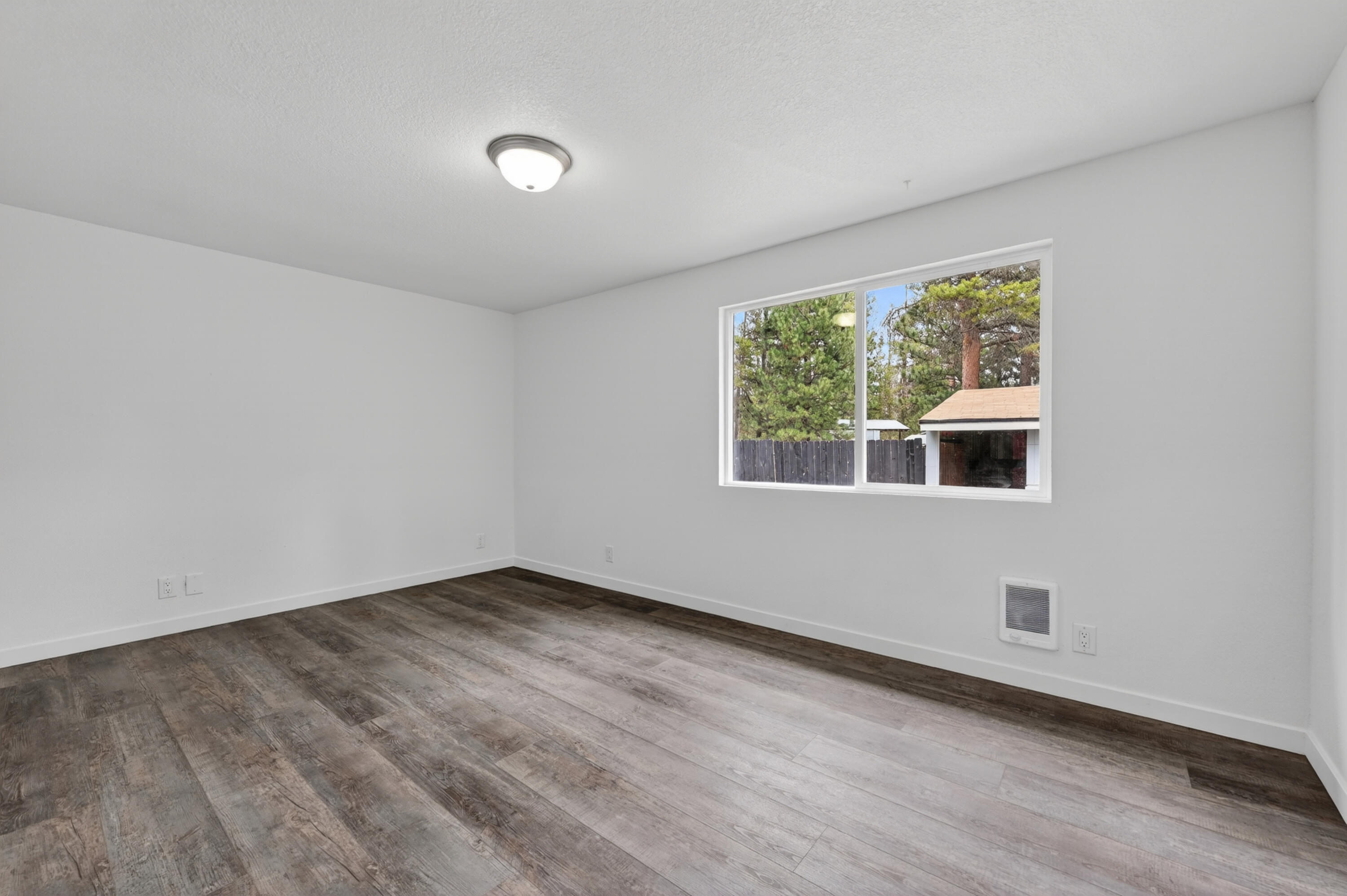 51448 Cedar Road La Pine, OR 97739 - Photo 15 of 46