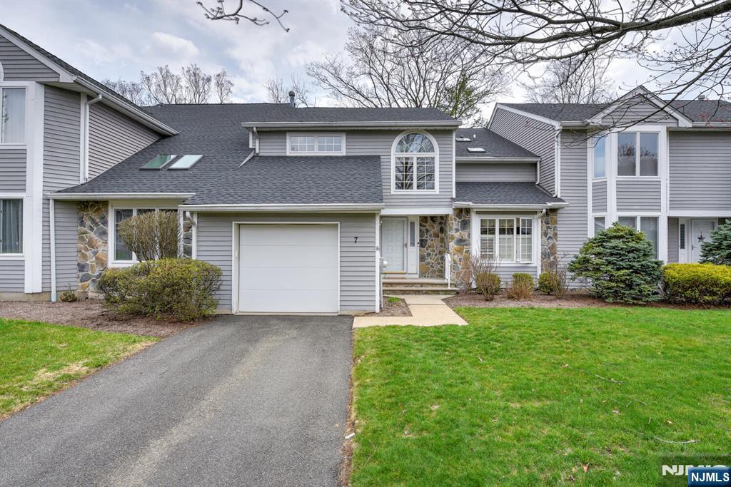 7 Matthew Road, Unit 7 Wayne, NJ 07470 - Photo 1 of 37