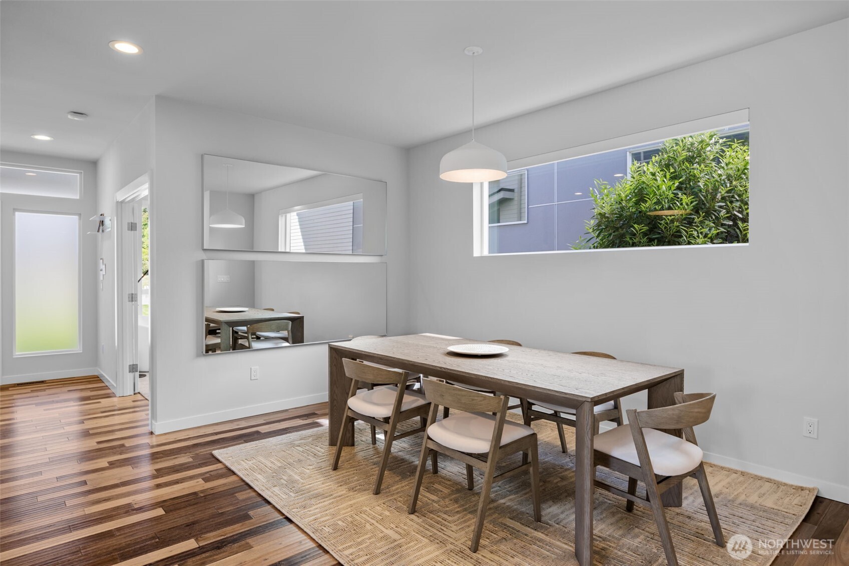 2627 Southwest 100th Street Seattle, WA 98146 - Photo 11 of 34