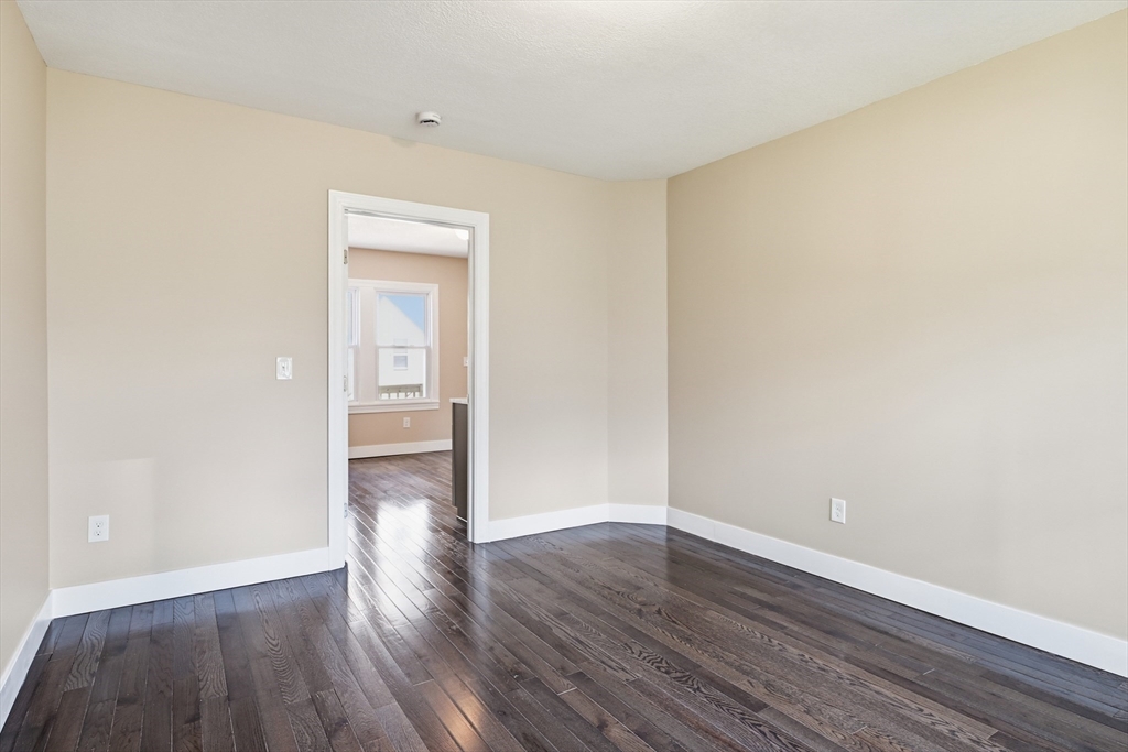 53 Devens Street Springfield, MA 01151 - Photo 11 of 40