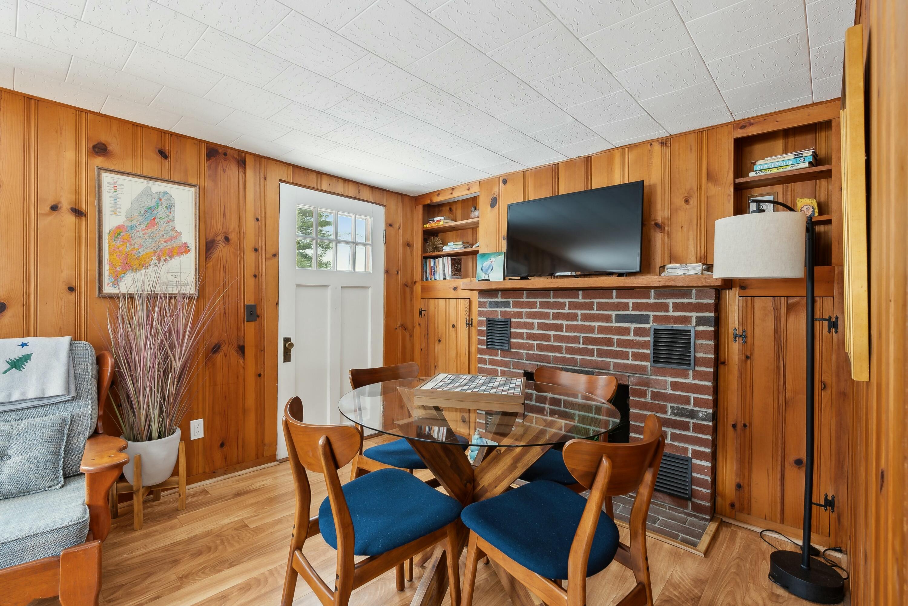 79 Drakes Island Road