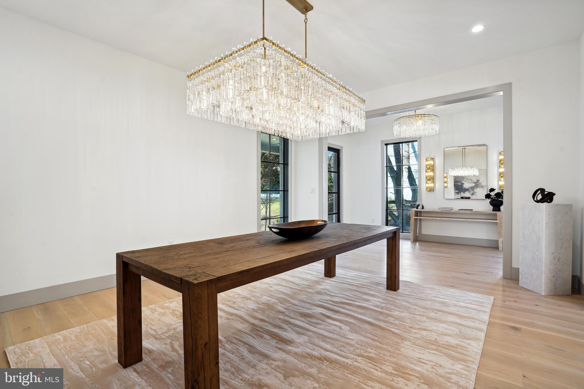 1807 Franklin Avenue McLean, VA 22101 - Photo 4 of 57 Dinner w/ an Exquisite 360+ crystals chandelier