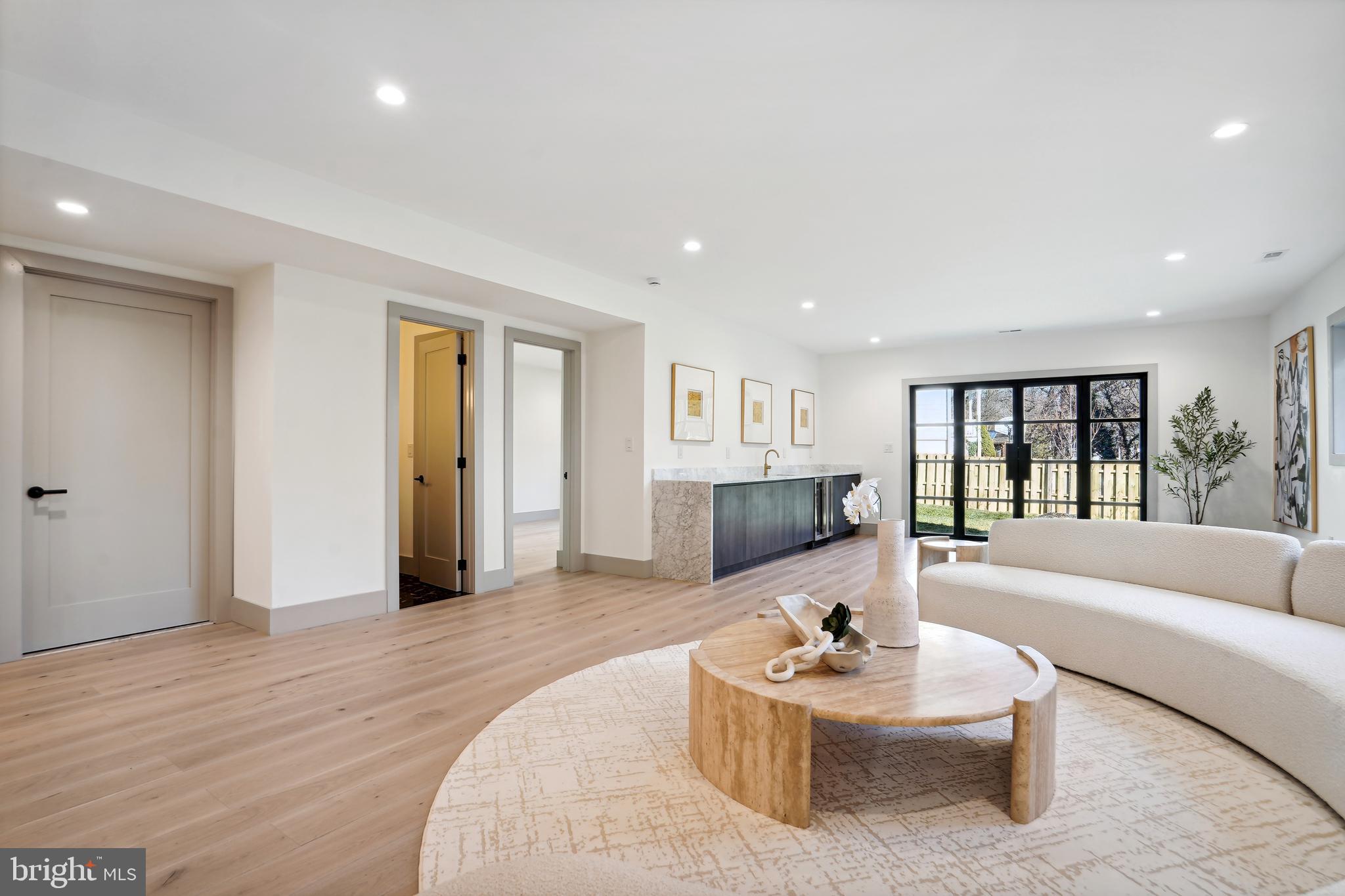 1807 Franklin Avenue McLean, VA 22101 - Photo 42 of 57 Spacious Family Room