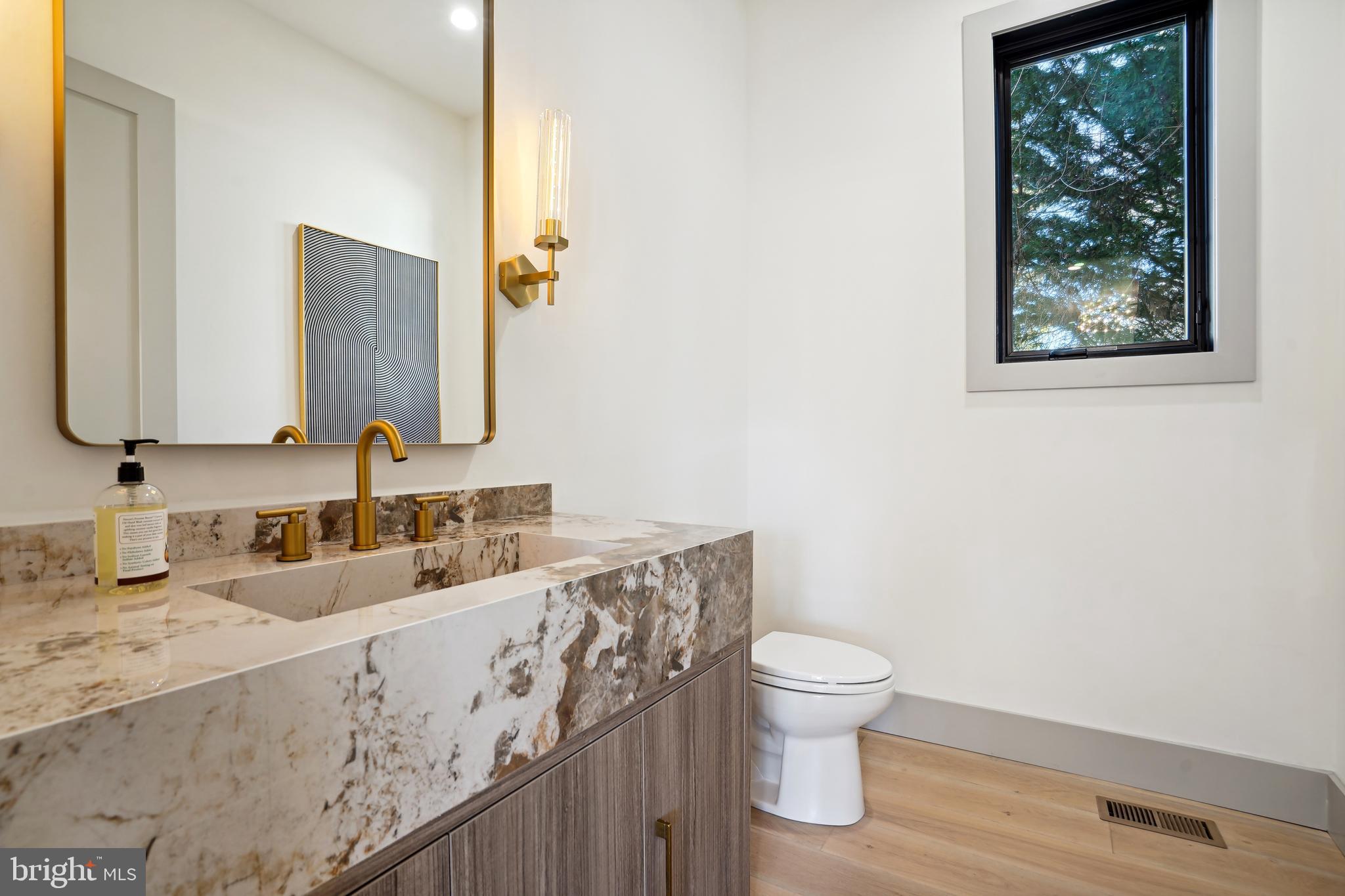 1807 Franklin Avenue McLean, VA 22101 - Photo 54 of 57 Hallway bathroom w/ custom-designed vanity