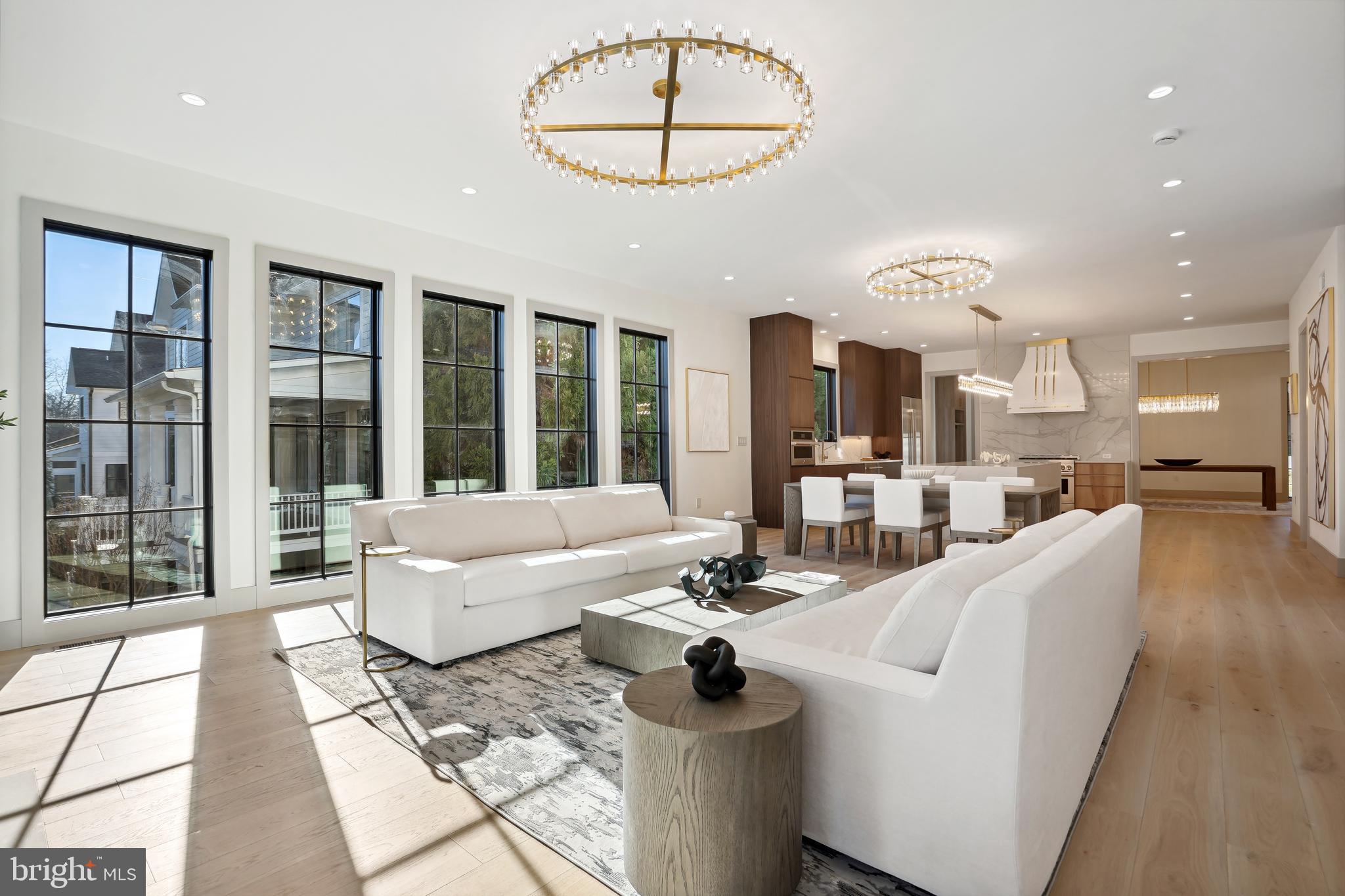 1807 Franklin Avenue McLean, VA 22101 - Photo 8 of 57 Livingroom filled with lots of natural lights