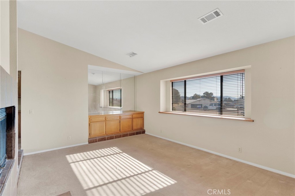 16466 Tude Road Apple Valley, CA 92307 - Photo 13 of 66