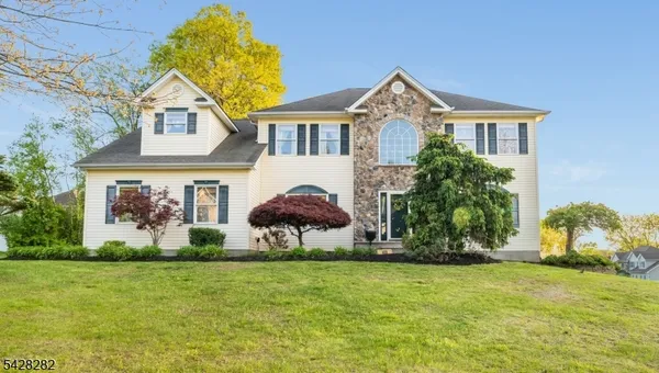 $649,900 | 23 Oakridge Road, Washington, NJ 07882