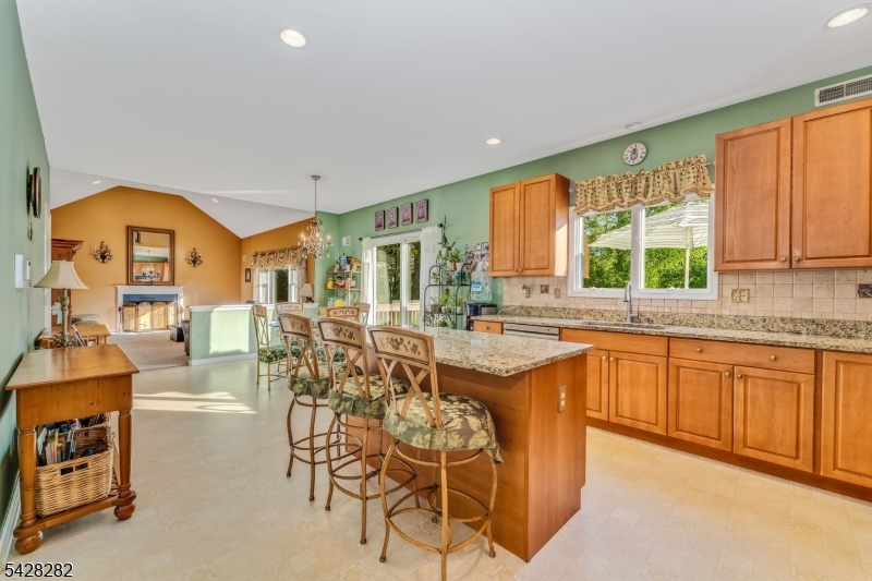 23 Oakridge Road Washington, NJ 07882 - Photo 10 of 30