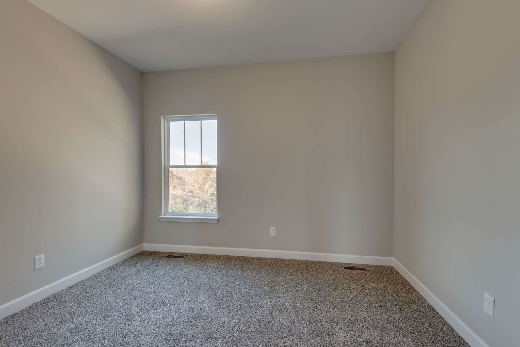 541 Murrell Road Dickson, TN 37055 - Photo 17 of 25 an empty room with a window