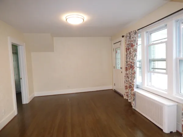 $2,300 | 1387 Norman Street, Bridgeport, CT 06604