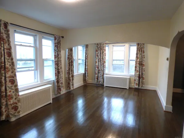 $2,300 | 1387 Norman Street, Bridgeport, CT 06604