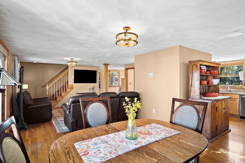 4 Jeffrey Road Billerica, MA 01821 - Photo 11 of 34 a view of a livingroom with furniture