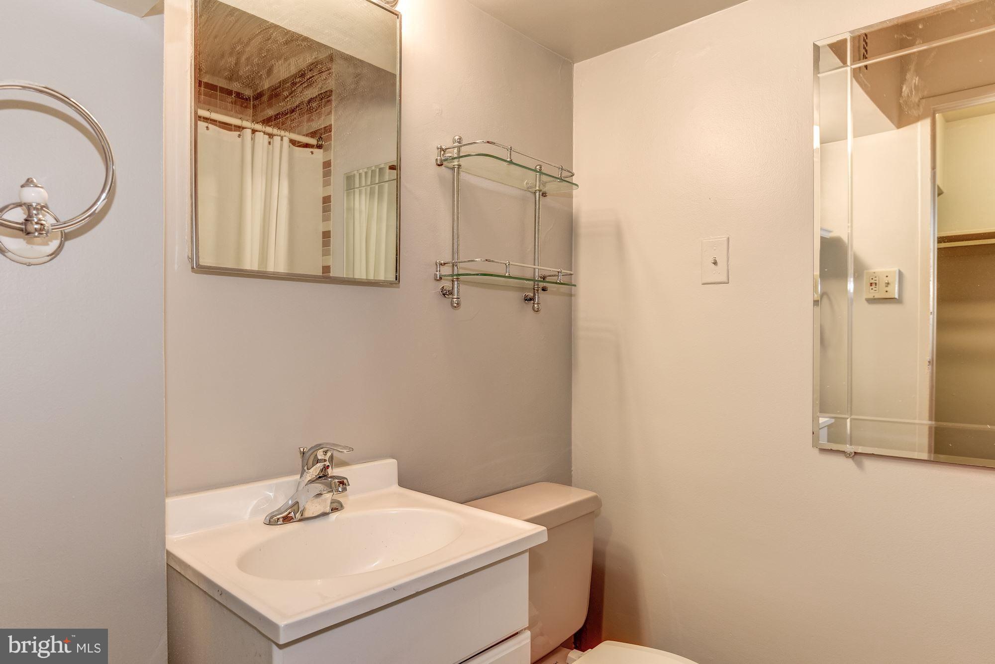 1601 18th Street Northwest, Unit 717 Washington, DC 20009 - Photo 11 of 13 Bath