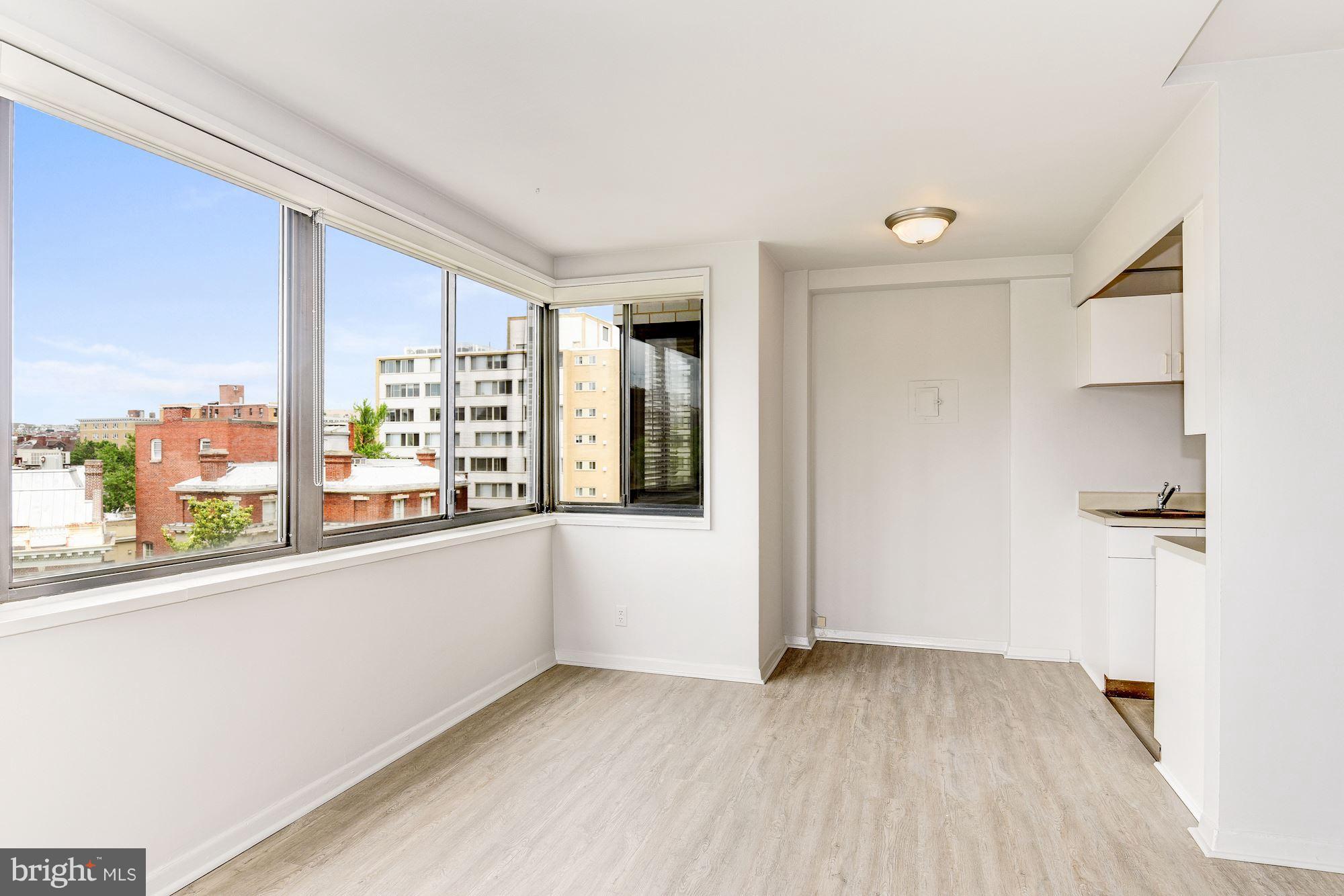 1601 18th Street Northwest, Unit 717 Washington, DC 20009 - Photo 4 of 13 Living Room