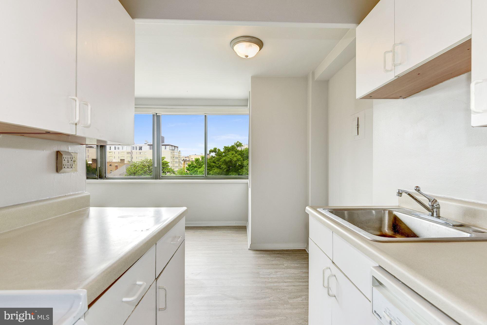 1601 18th Street Northwest, Unit 717 Washington, DC 20009 - Photo 5 of 13 Kitchen