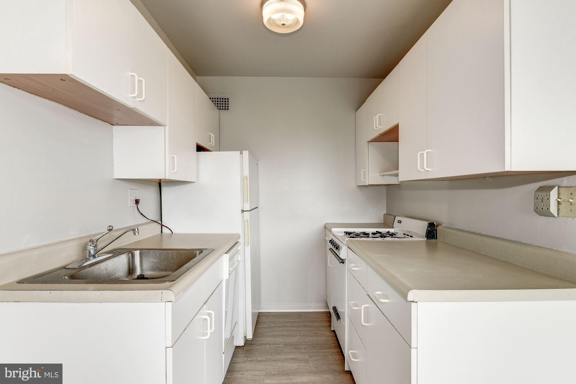 1601 18th Street Northwest, Unit 717 Washington, DC 20009 - Photo 6 of 13 Kitchen