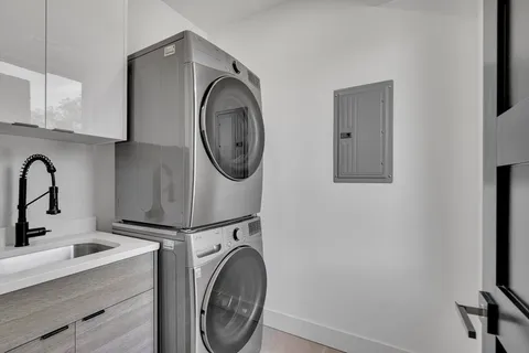 $1,850,000 | 1242 Beacon Street, Unit 1242, Newton, MA 02468