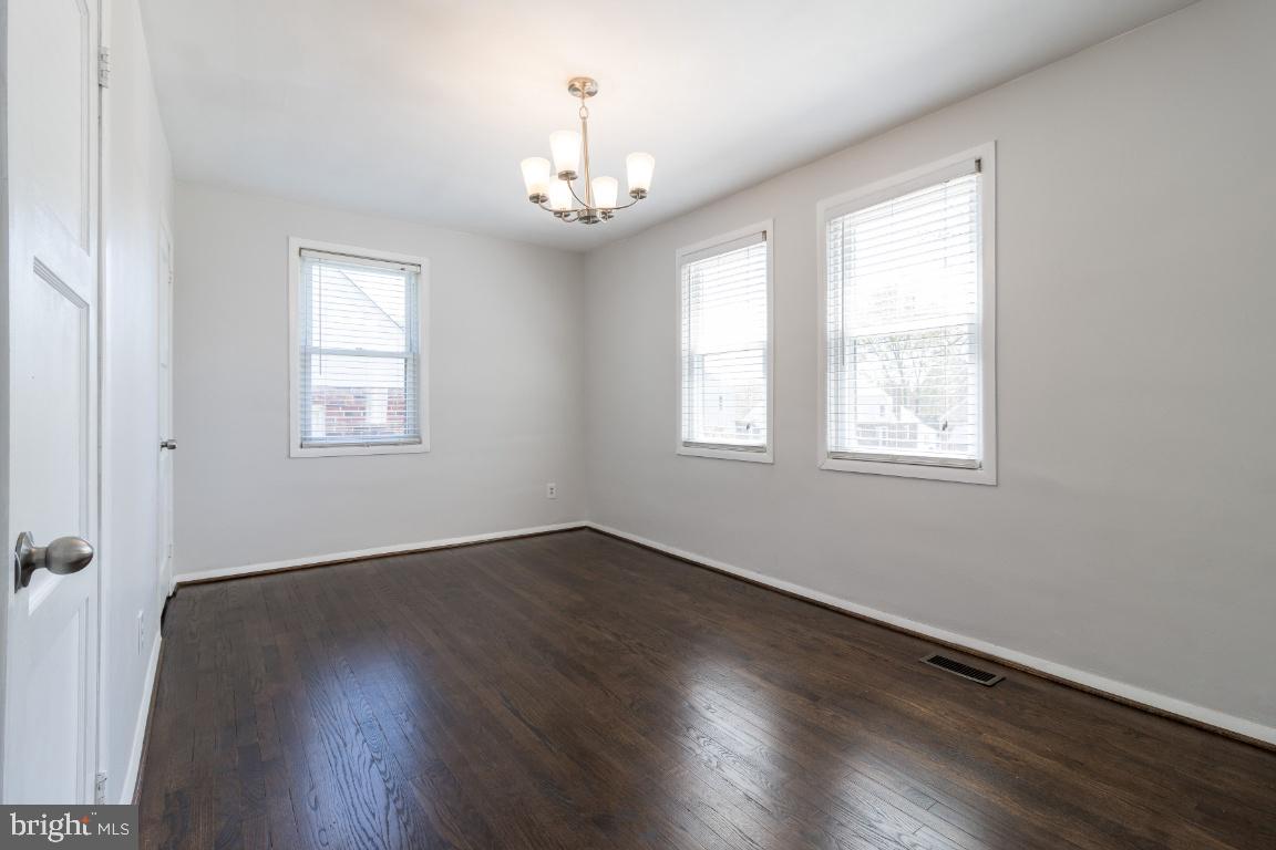 3018 Willoughby Road Baltimore, MD 21234 - Photo 18 of 48 Dining room