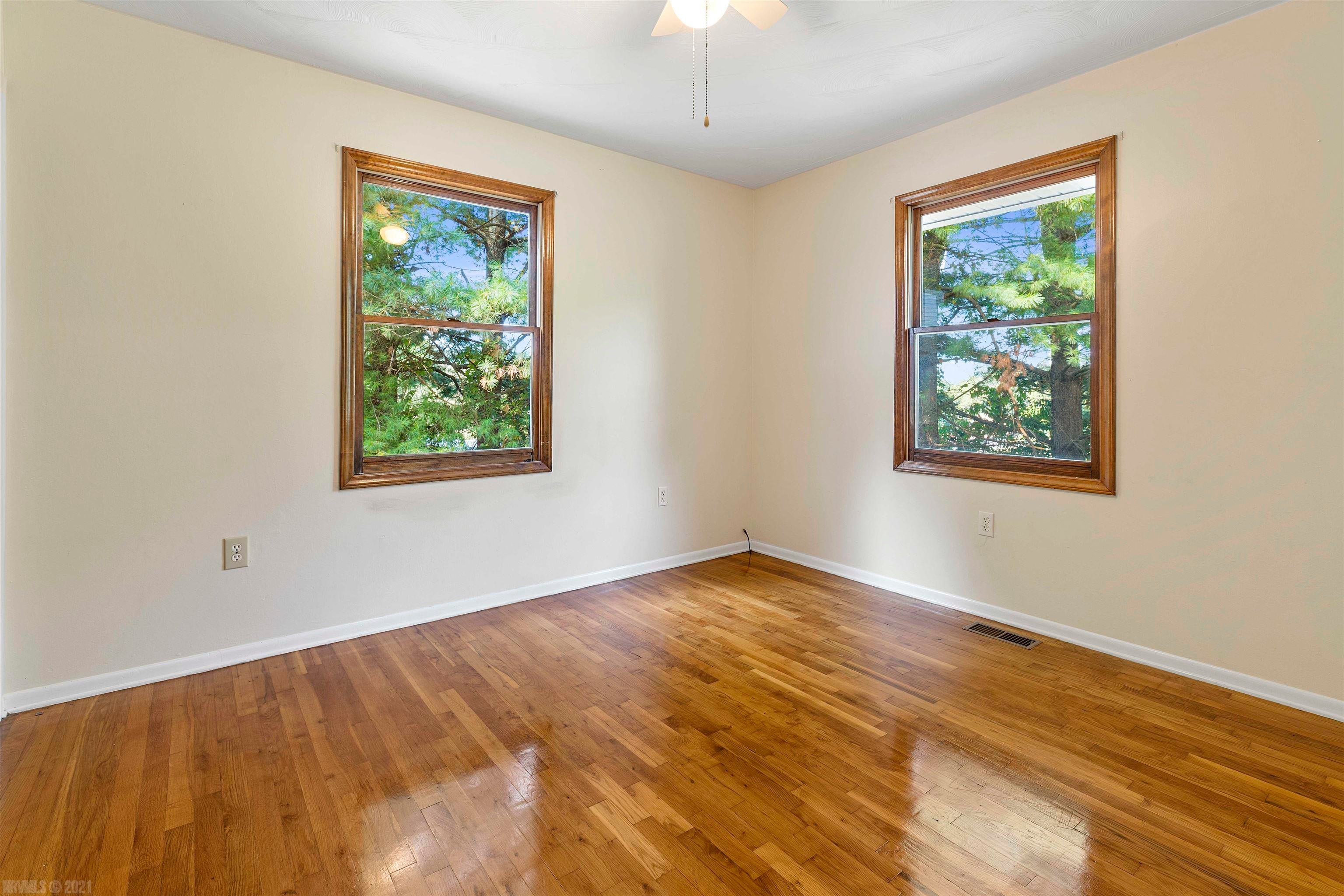 2096 Fire Tower Road Christiansburg, VA 24073 - Photo 11 of 35 Gallery Image 11