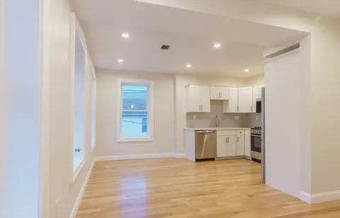 $3,500 | 217 West 9th Street, Unit 2, Boston, MA 02127
