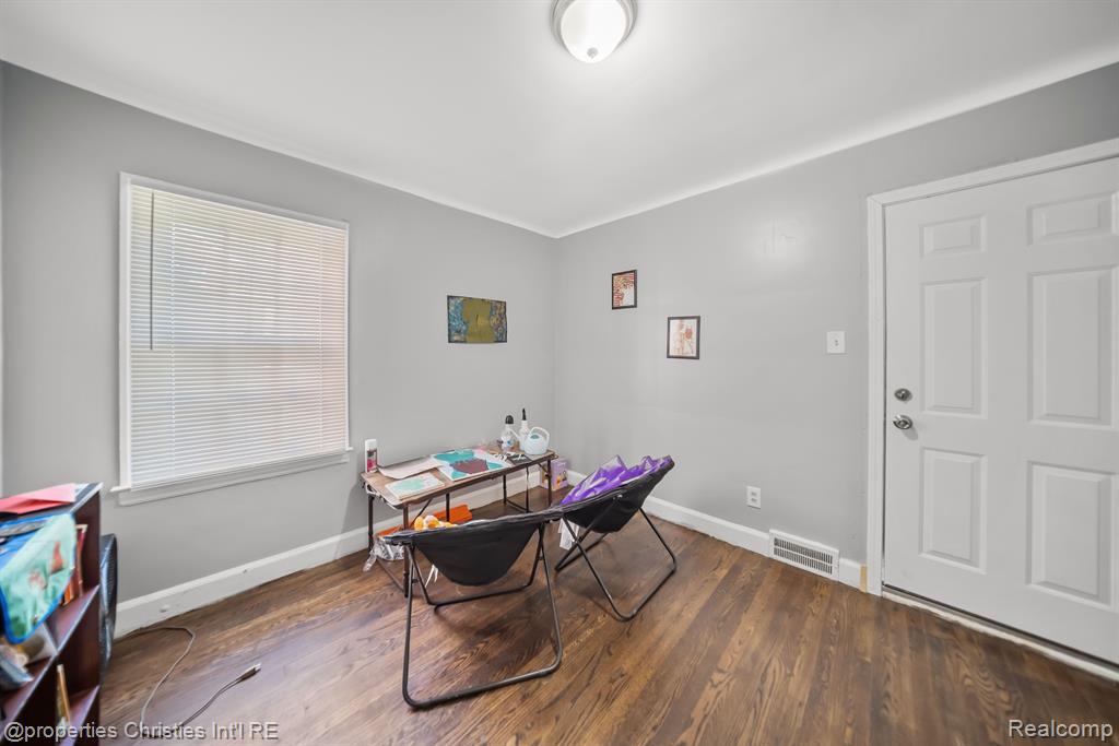 5284 Devonshire Road Detroit, MI 48224 - Photo 7 of 21