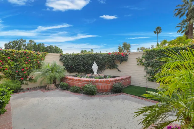 $749,000 | 149 Blue River Drive, Palm Desert, CA 92211