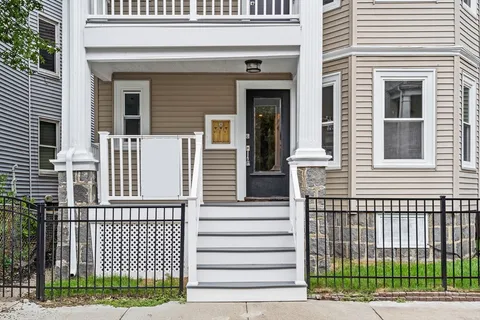 $1,995,000 | 16 Hallam Street, Boston, MA 02125