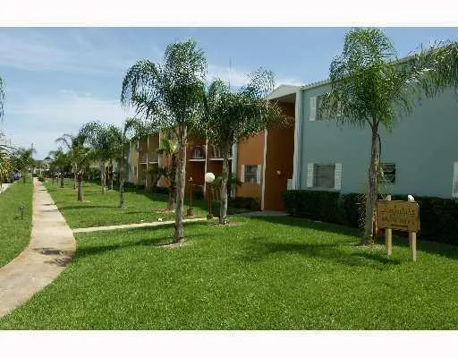 $1,700 | 1501 Crescent Circle, Unit C20, Lake Park, FL 33403