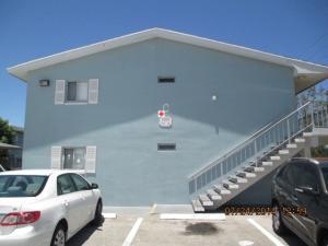 1501 Crescent Circle, Unit C20 Lake Park, FL 33403 - Photo 2 of 9 Exterior Building