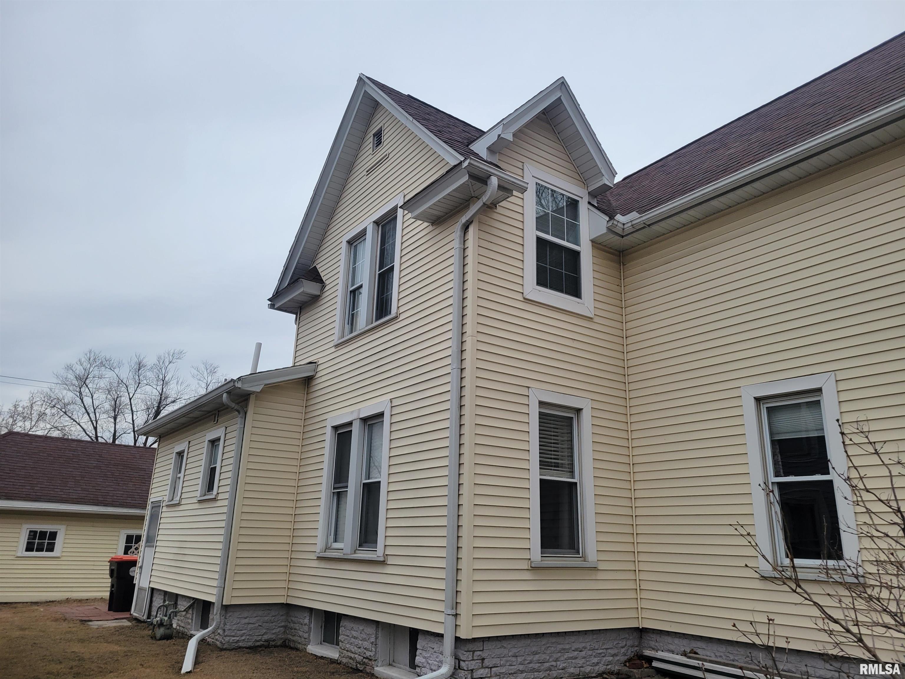 394 East Hurst Street Bushnell, IL 61422 - Photo 21 of 24