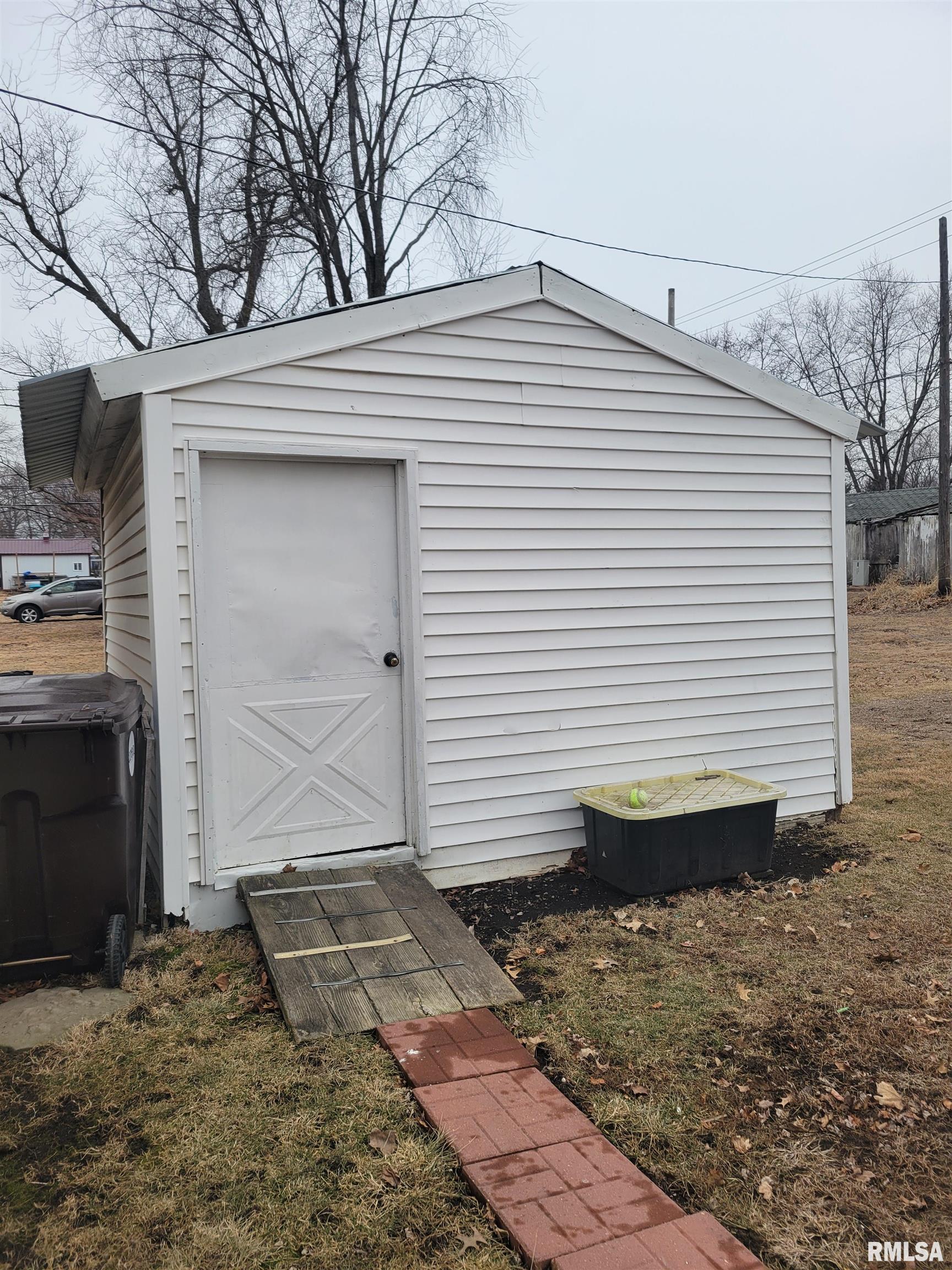 394 East Hurst Street Bushnell, IL 61422 - Photo 23 of 24