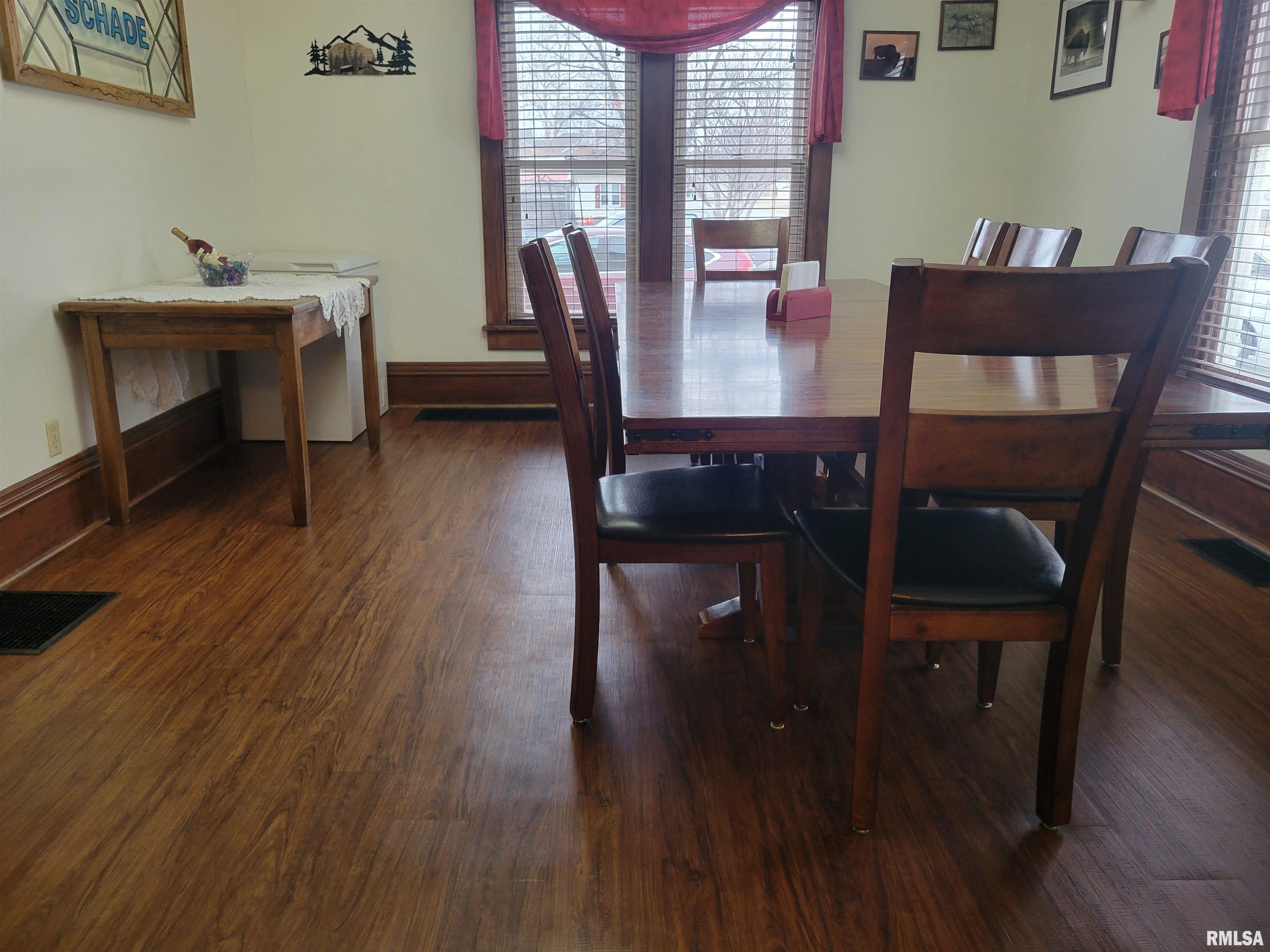 394 East Hurst Street Bushnell, IL 61422 - Photo 4 of 24