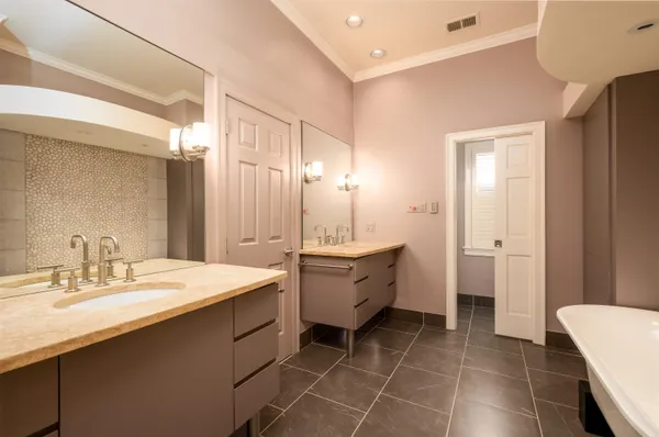 $699,000 | 805 Harbor Isle Circle West, Memphis, TN 38103