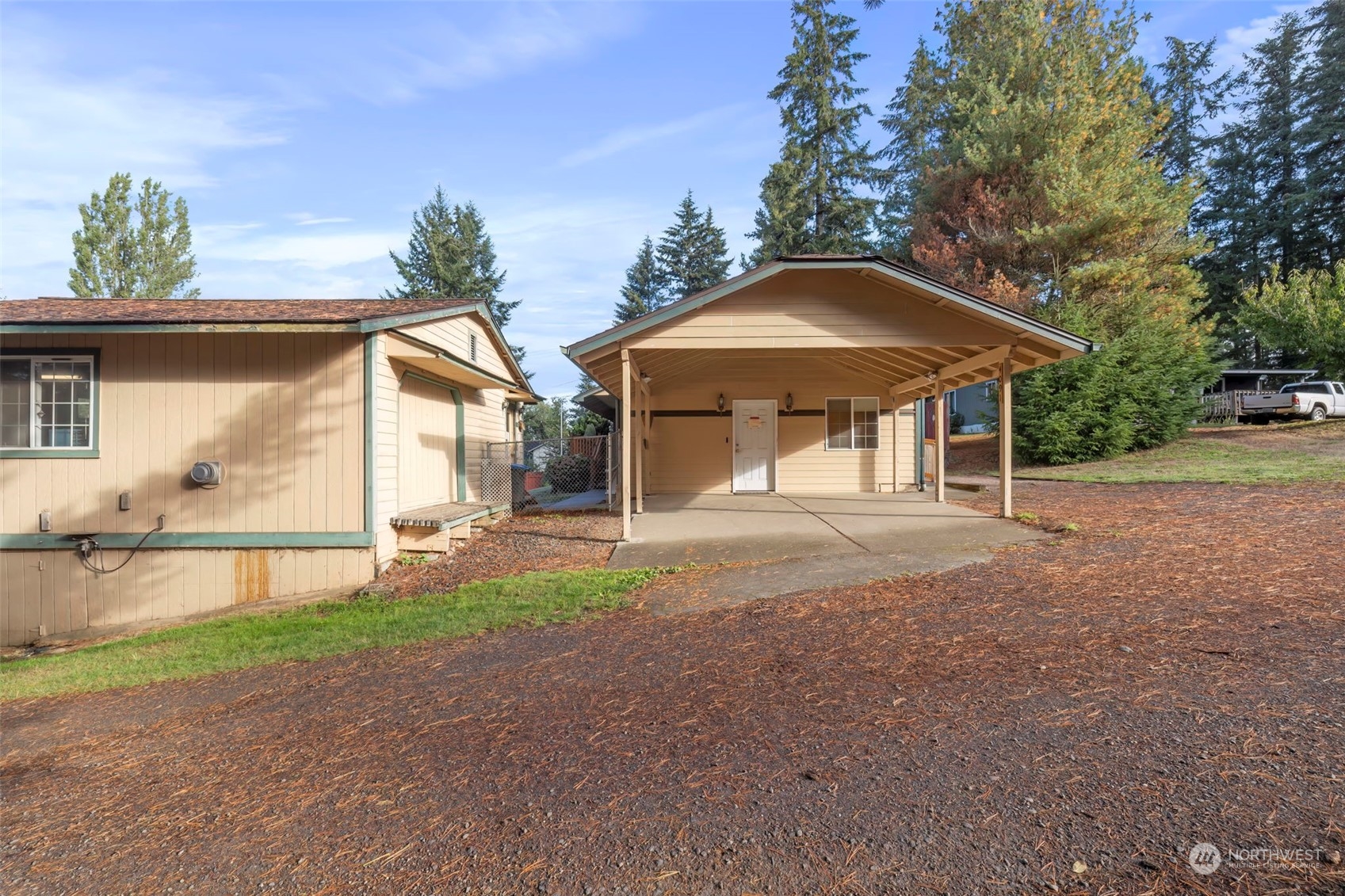 4091 Harris Road Southeast Port Orchard, WA 98366 - Photo 3 of 37 Gallery Image 3