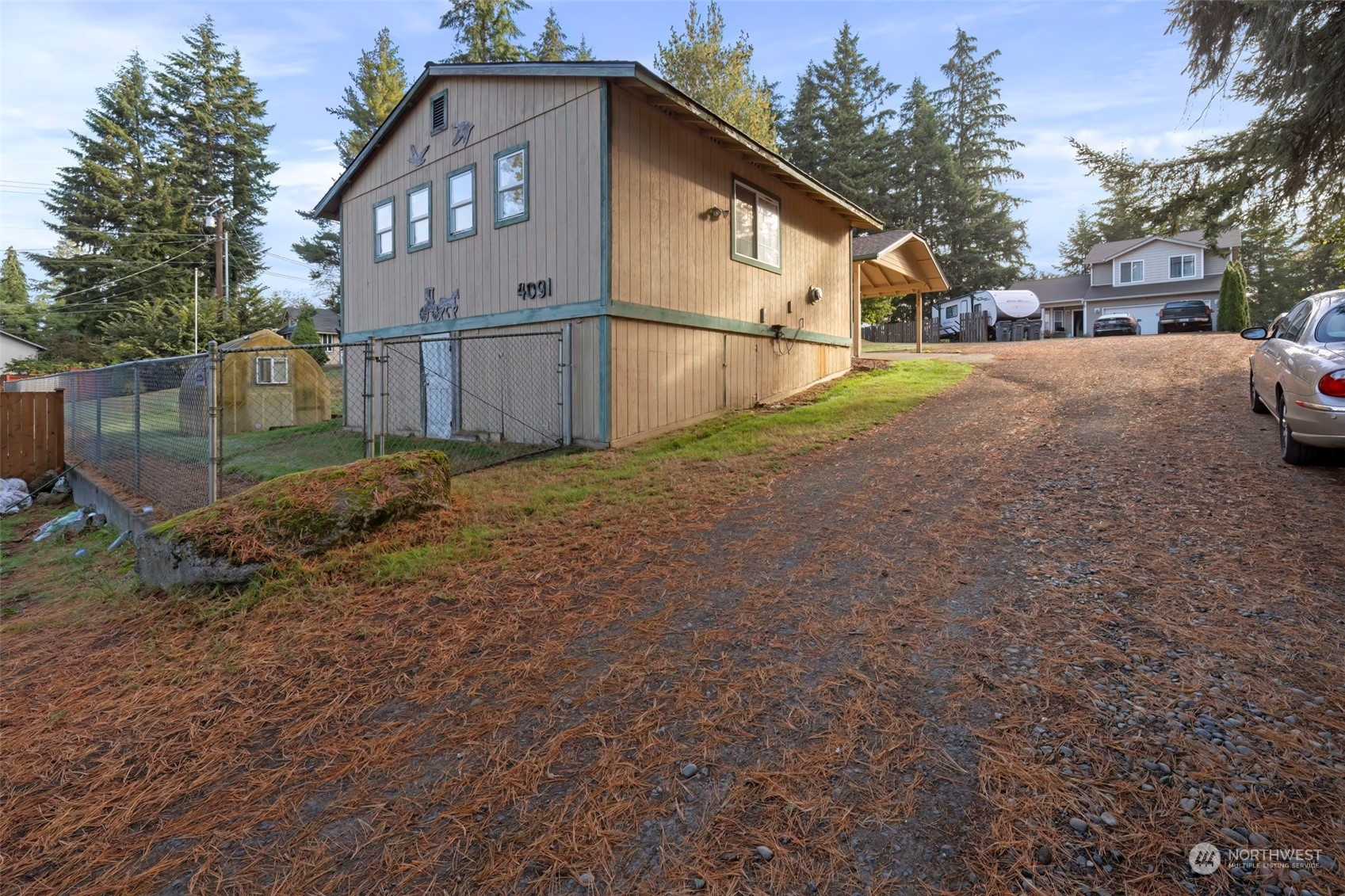 4091 Harris Road Southeast Port Orchard, WA 98366 - Photo 4 of 37 Gallery Image 4