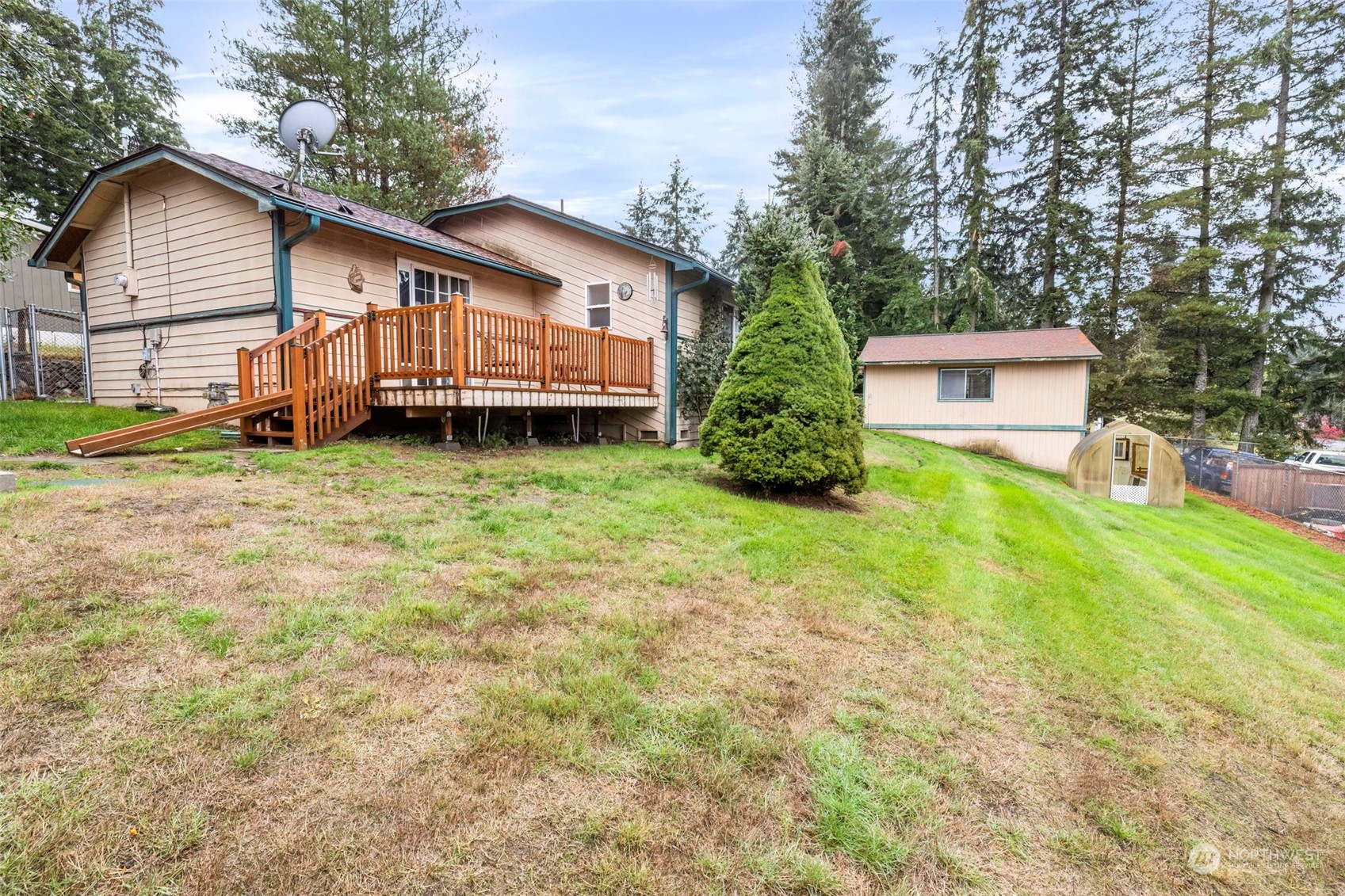 4091 Harris Road Southeast Port Orchard, WA 98366 - Photo 5 of 37 Gallery Image 5
